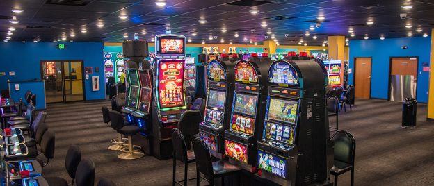 golden moon casino games